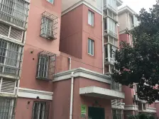 新苑一楼开门带院子,边户两房,低总价,带装修