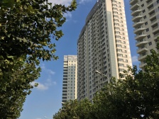 次新房,南北通全明户型,楼栋距150米,有钥匙有车位