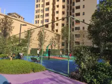 照母山 融创凡尔赛领馆四期四房179万