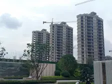 跃层 洋房 带前后的花园有60平,安静位置不靠马路