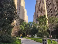 业主自己住家装修,户型方正,采光充足
