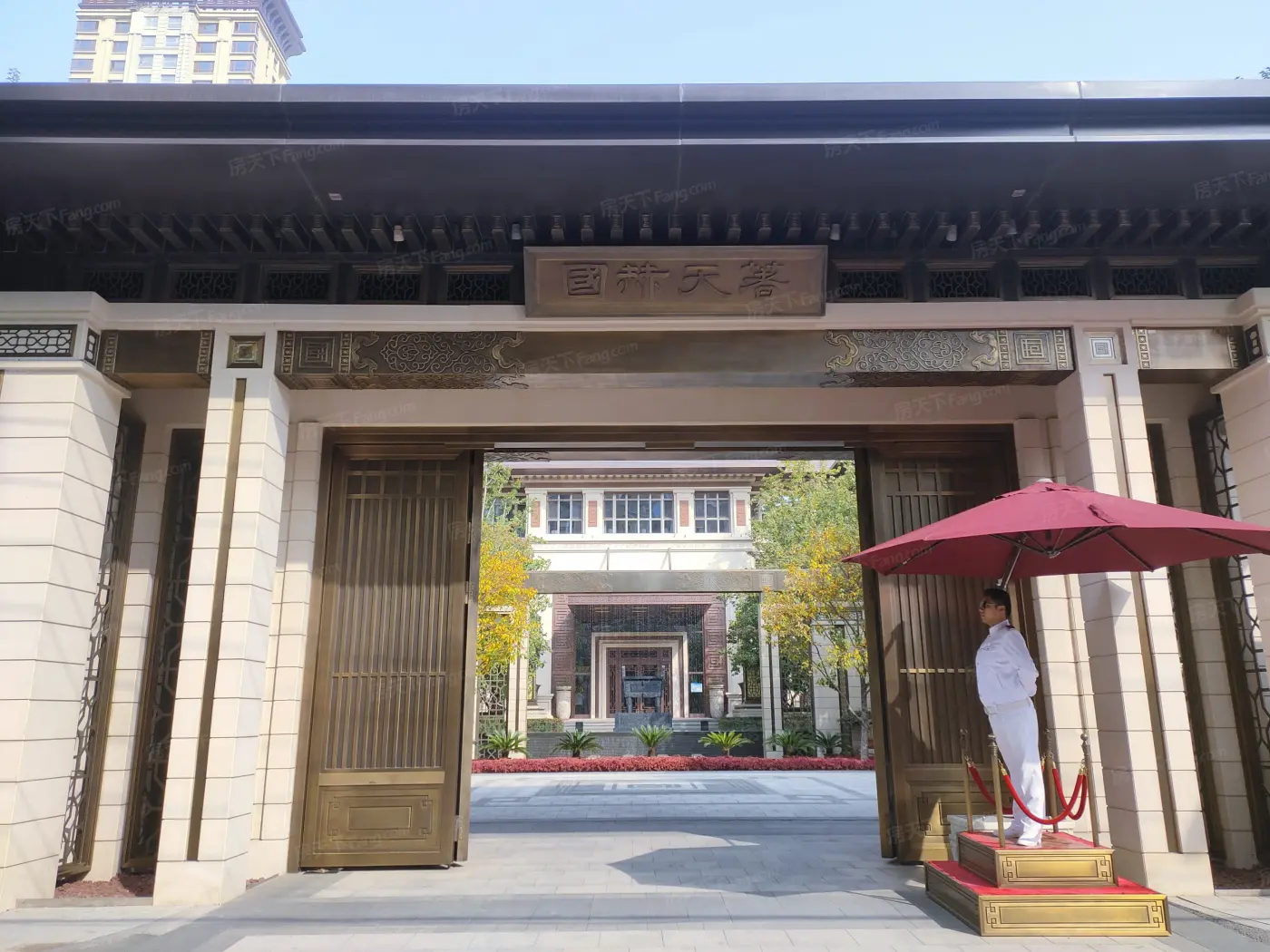 国赫天著