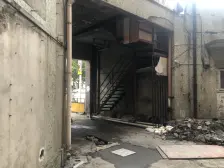 电梯房,单价低总结也低,主要近地铁