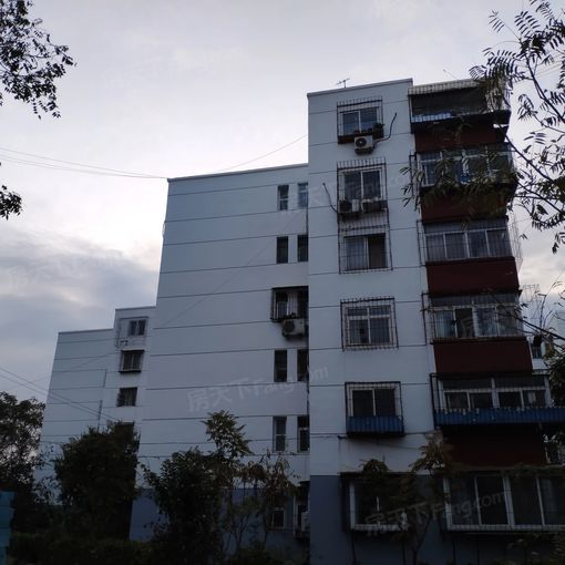 建国南里1室1厅1卫南北朝向550.00元/月出租