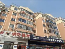 新上房源,此房户型好,楼层好, 采光好。