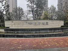 精装带地暖 地铁口 双卫大三房 带车位 业主急售