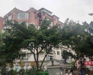金南园4室2厅东南