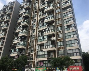 华宇阳光四季2室1厅东南