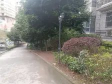 近轻轨三房51.8万配套成熟 交通方便