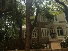 紫藤路,10号线200米电梯一房一厅,中间楼层,采光好。