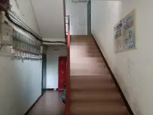 此房交通便利,临轻轨,没有浪费面积,小区绿化好