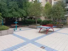 长盛花园 二楼精装房 楼下就是农贸市场 近轻轨