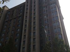 西区华润九里系洋房4居室,三面宽双卧室南向带独卫,南北三阳台