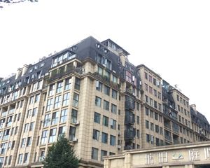 琥珀庭院3室1厅南
