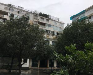 阳光华庭2室1厅西南