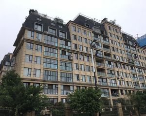 琥珀庭院 3室1厅 东南