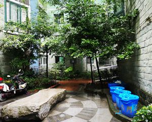 万基蓝麟2室1厅西南