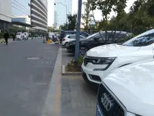 自带商圈,300米内有地铁,边户有双阳台