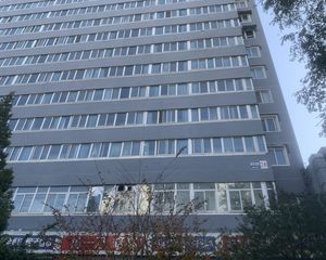 展览路地铁口南北三居楼层好不临街