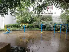 石桥广场旁 交通方便 配套齐全