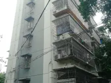 石桥铺地铁出口300米 小区三房拎包入住