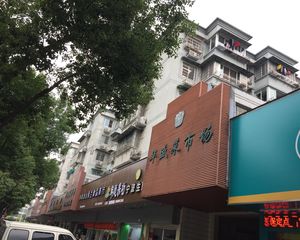 华盛菜场楼上住宅楼户型方正 采光充足 出门地铁菜场