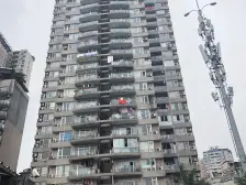 杨家坪动物园轻轨站 广厦经典大一房 交通方便