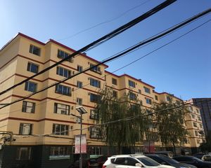 吉祥小区 中层空户业主诚心出售 价格可以商量