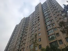 诚心出售经开区小高层两梯两户地铁口旁南北通透大三房