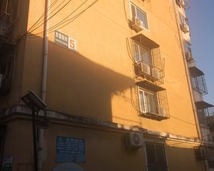 南小园低楼层三居室满五年