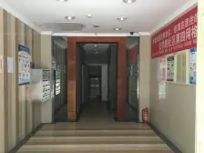 机场旁边电梯三室40几万 楼下轻轨3号线,10号线