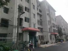 得房率高,主卧朝南,小区中心位置,采光充足