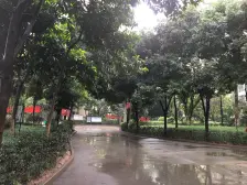 烟灯山公园旁 住家装修 带大露台 业主换房出售