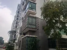 大四室,中间楼层,三个卧室朝南,视野开阔 中间位置