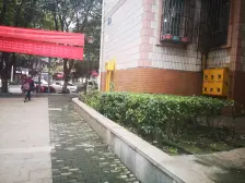 人和车站旁步梯两室低楼层拎包入住