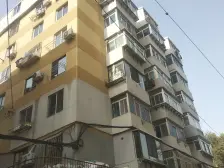 西关街地势平坦房主诚心出售近车站房款低