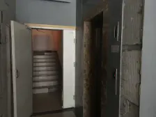 出行方便,采光好,户型方正的房子出售