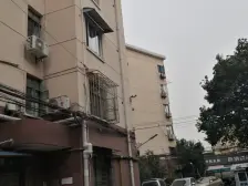 不想爬楼的看过来,一楼带院子。