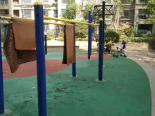 端户大院子 诚心卖 看房方便 小区物业好 交通便利