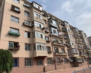 一室一厅南北 户型规矩居住舒适 近市场生活便利
