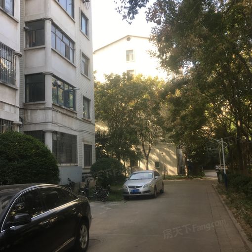 沃德花园3室1厅1卫东南朝向2000.00元/月出租