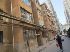 外总 单位家属院 停车方便 精装三室 诚心出售