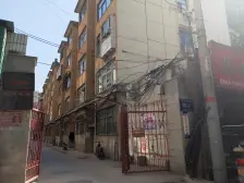 1楼带30平南向小院 ,看房方便 出行方便,南北通透