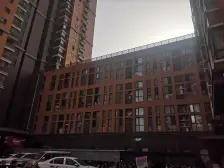 电梯房有燃气,适合过度居住,3、5、7三地铁已通车