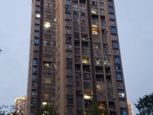 户型方正,交通便利,配套设施齐全