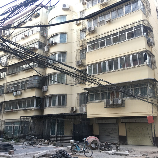 园田小区4室1厅1卫南朝向1800.00元/月出租