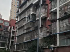 南河丽景两房,精装修,户型方正。