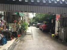 三面环湖三条地铁双龙湖心电梯房带屋顶花园和车库