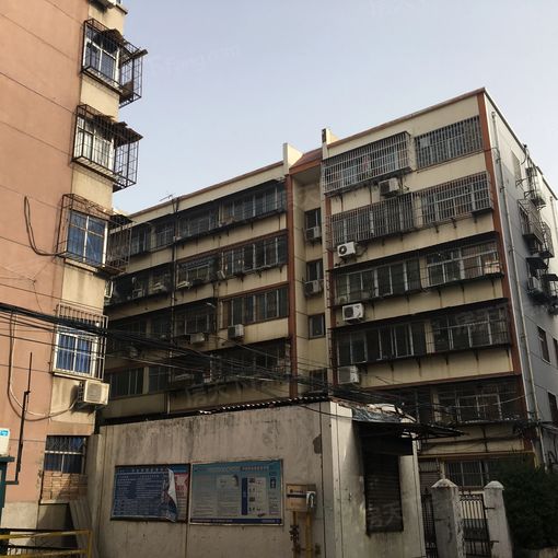 行署路8号院2室1厅1卫南北朝向900.00元/月出租