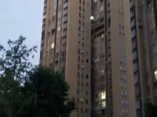 一楼带花园的洋房。布局合理,采光充足,通风效果好,